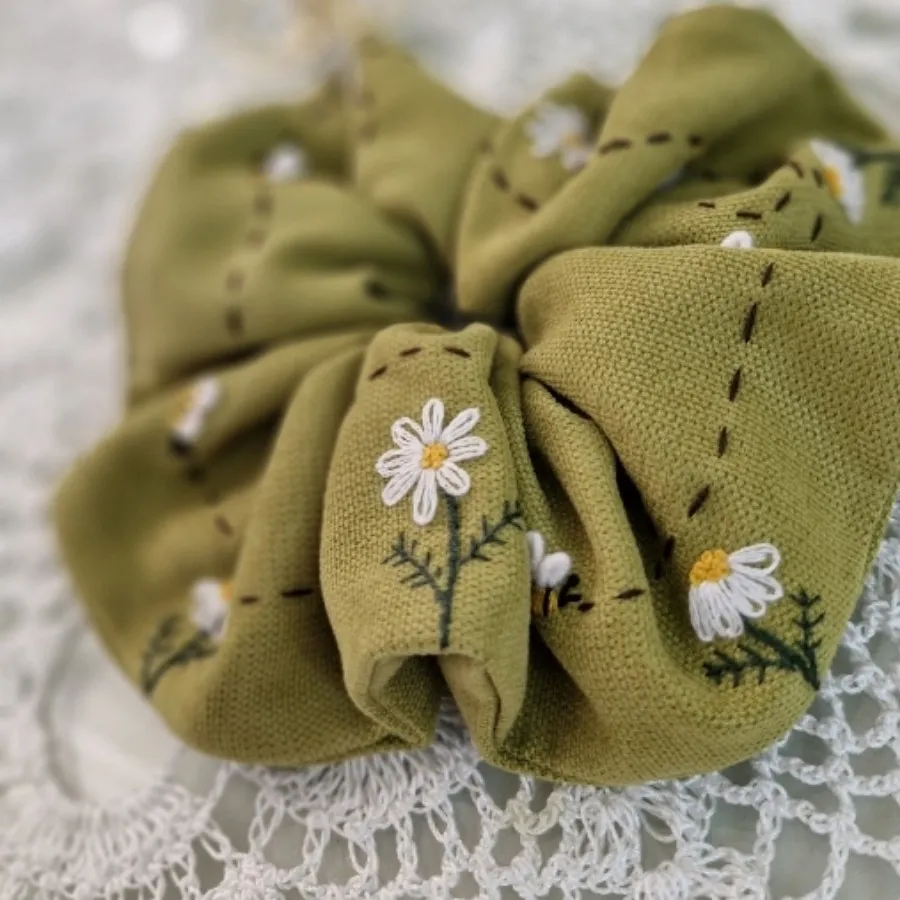 اکسسوری مو گلدوزی شده