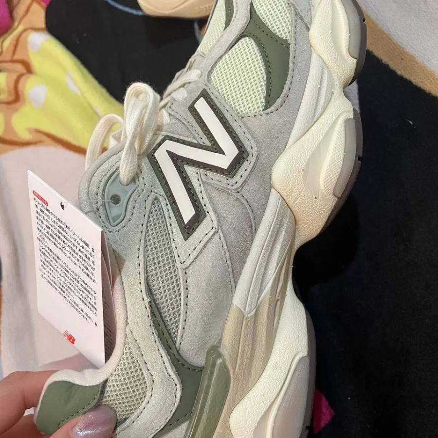 کتونی نیوبالانس ویتنام