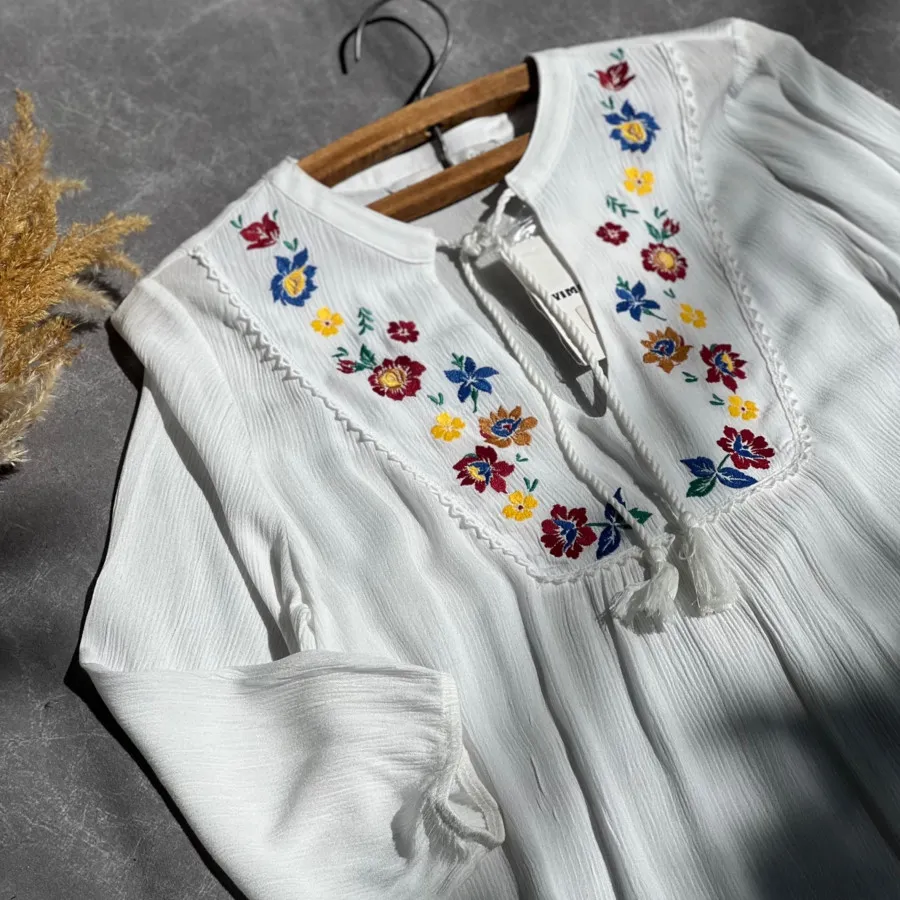 شومیز نخی گلدوزی