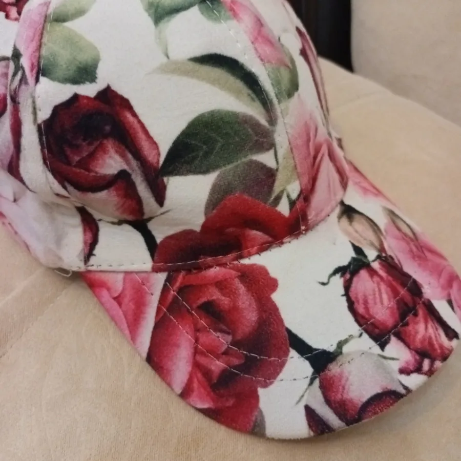 کلاه نقابدار گل رز