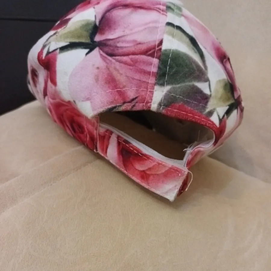کلاه نقابدار گل رز