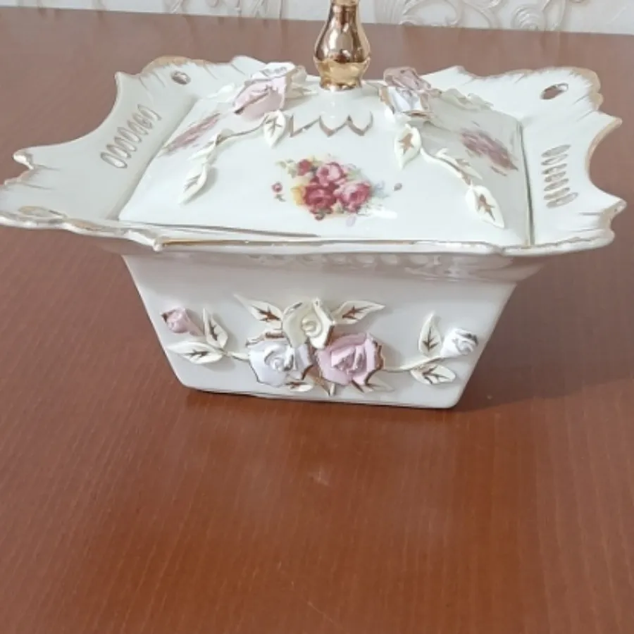 ظرف شکلات خوری