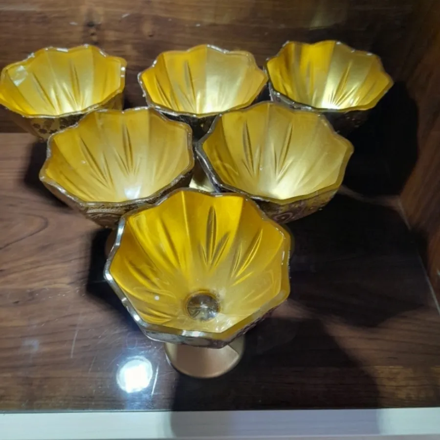 6 عدد ظروف پایه دار