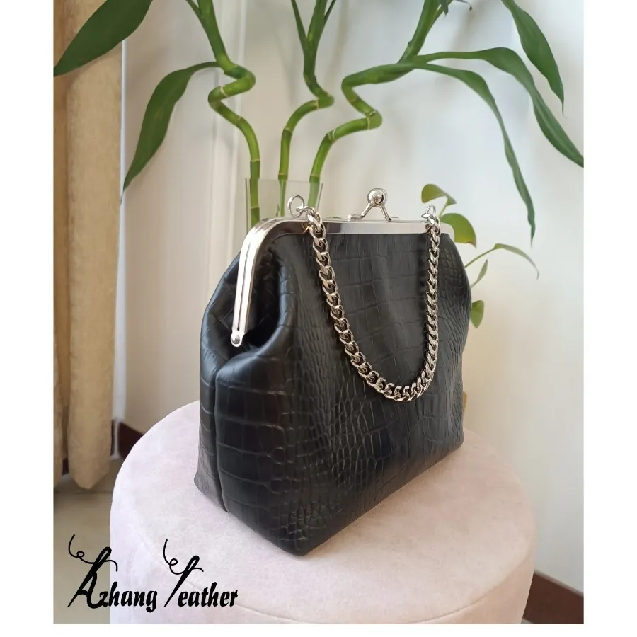 کیف چرم طبیعی دهانه فلزی