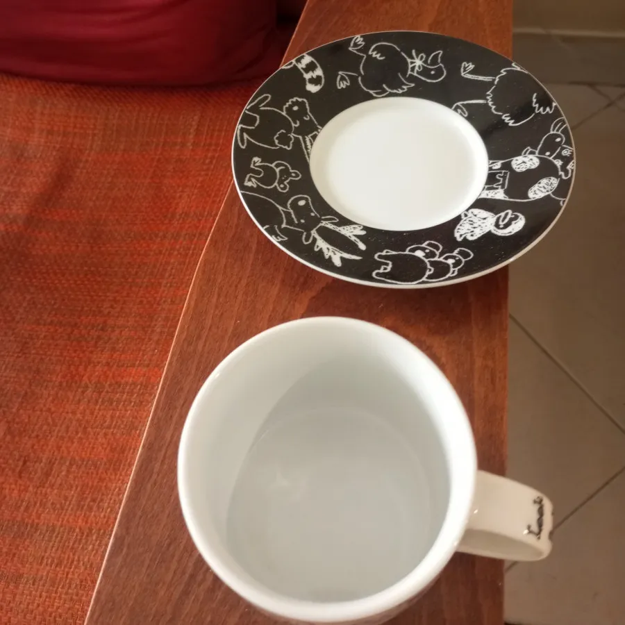 فنجان و نعلبکی