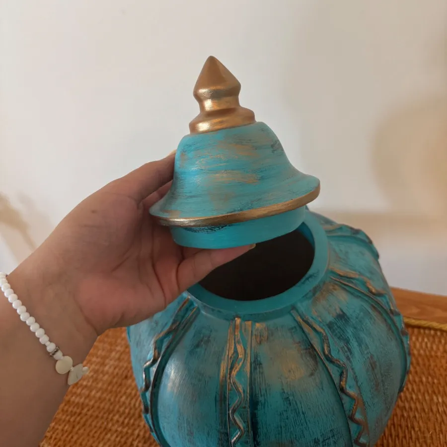 مجسمه پلی استر آبی کادویی