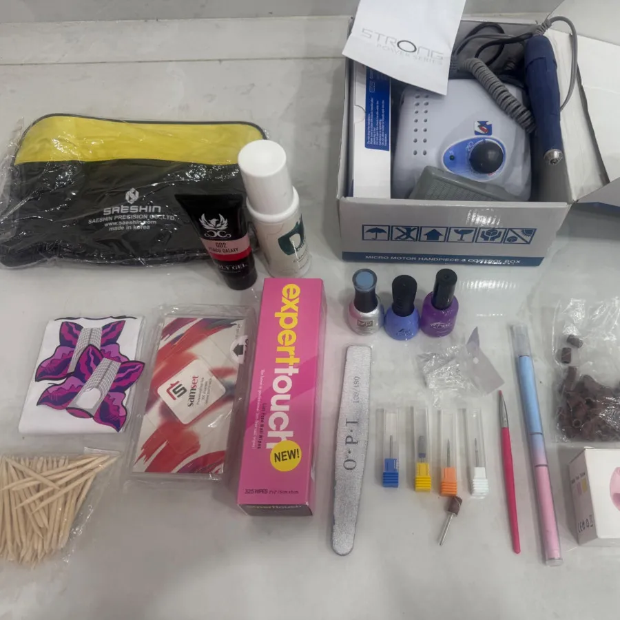 وسایل اولیه کاشت ناخن
