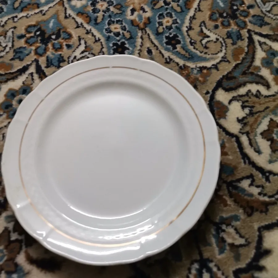 تعدادی ظرف چینی وپیرکس