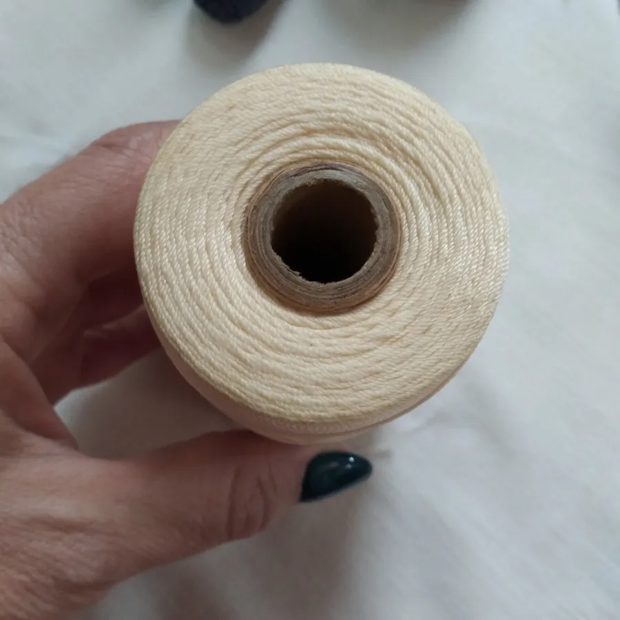 دوک نخ ابریشم قلاب‌بافی