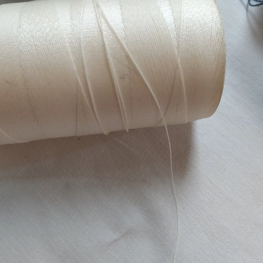 دوک نخ ابریشم قلاب‌بافی