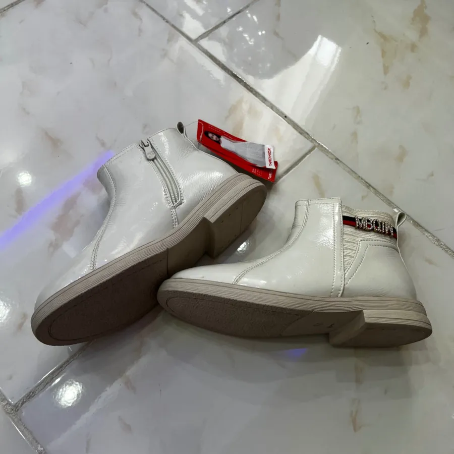 بوت دخترانه
