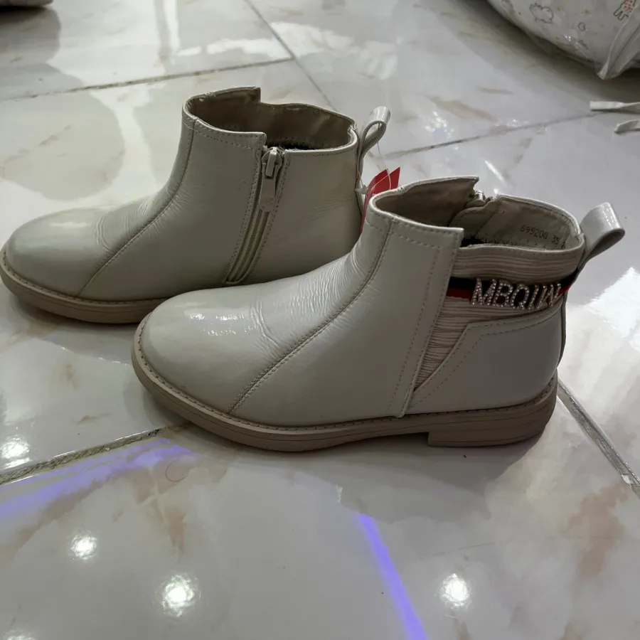 بوت دخترانه