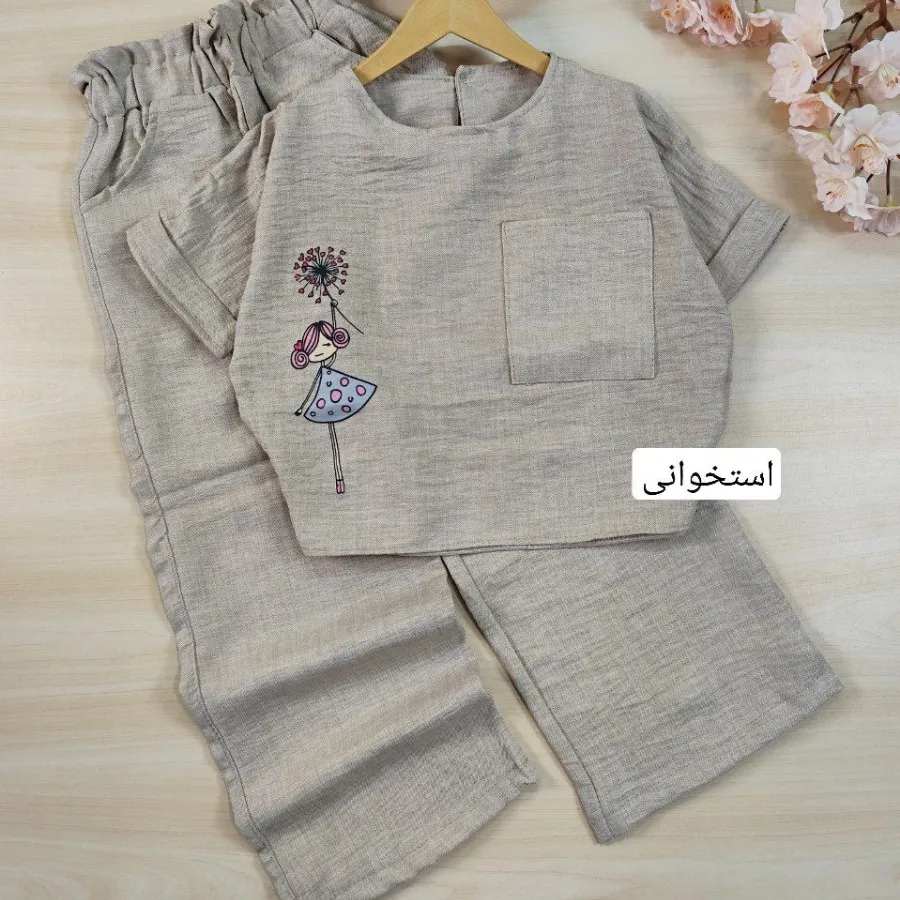 کراپ شلوار دختر و قاصدک