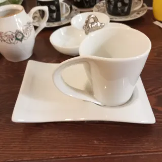 فنجان و زیر فنجانی نو