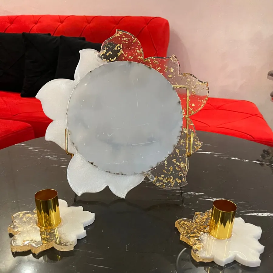 آیینه و شمعدان