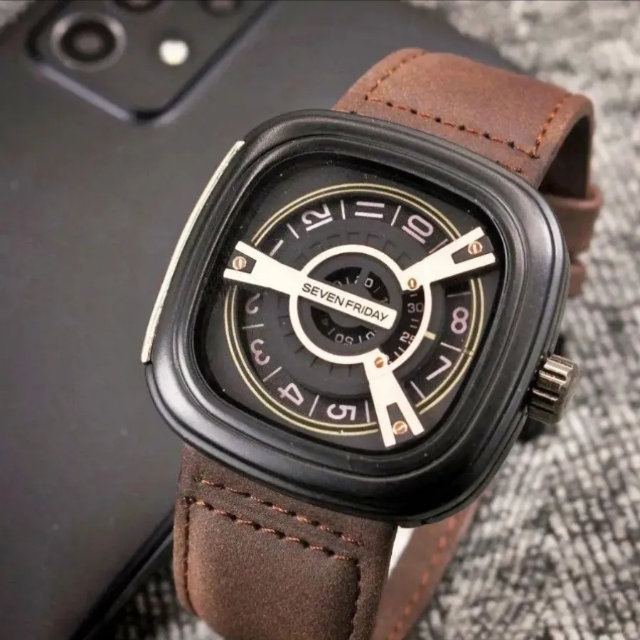 ساعت مردانه SEVENFRIDAY