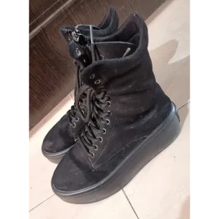 کفش برشکا ، زارا