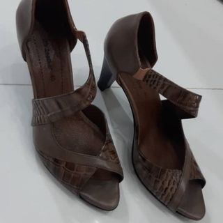 کفش چرم نو