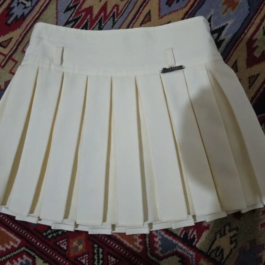 دامن پلیسه بچگانه