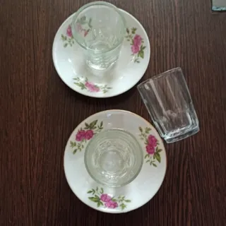 نعلبکی گلسرخی