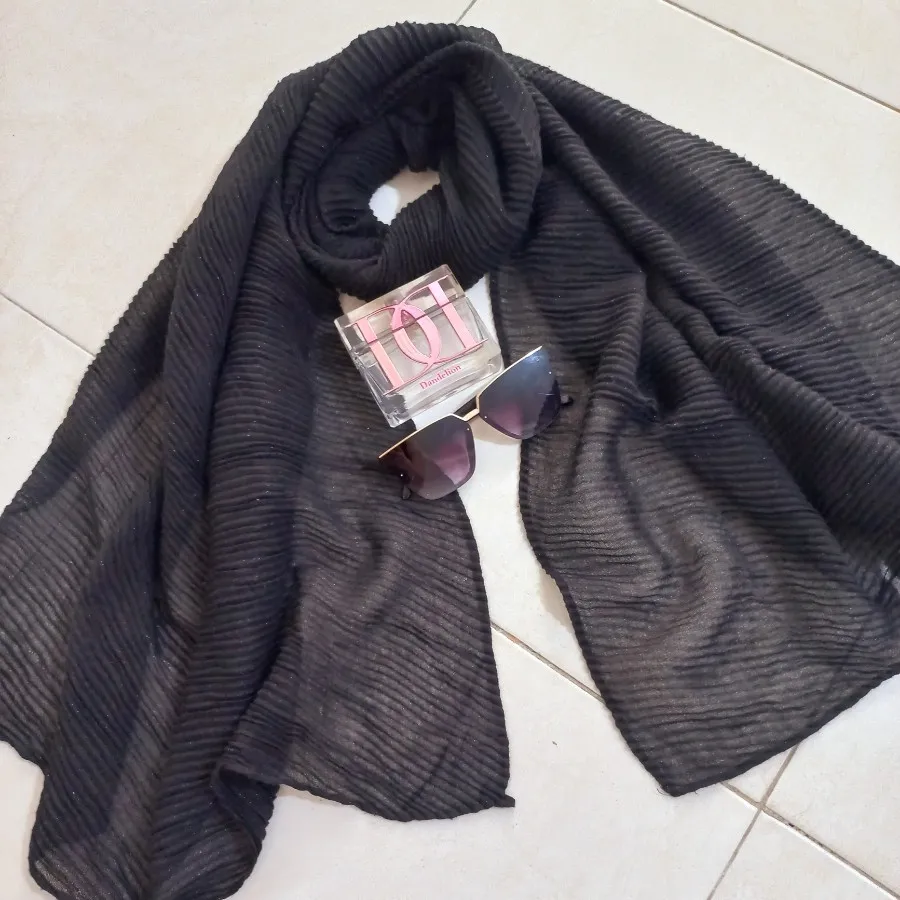 شال پلیسه شاین