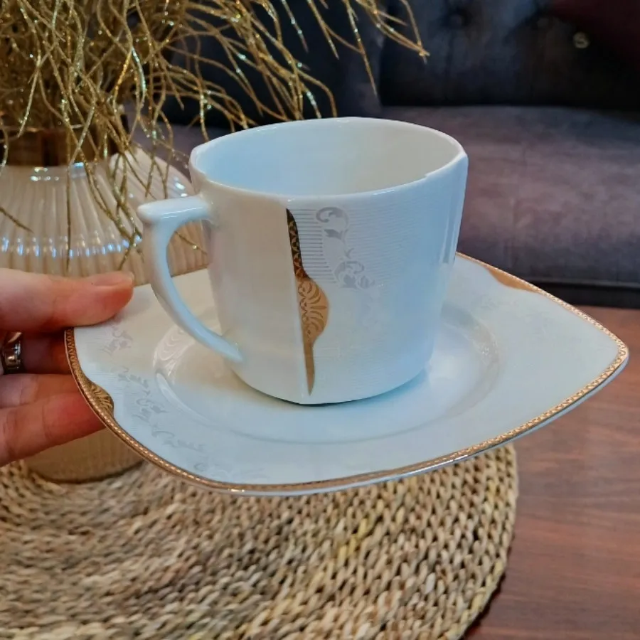 فنجان نعلبکی