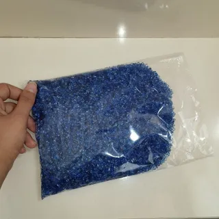 سنگریزه آبی گلدانی