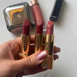 رژلب جامد شنل