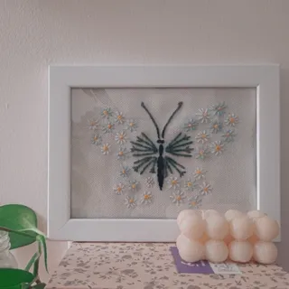 تابلو گلدوزی شده با دست