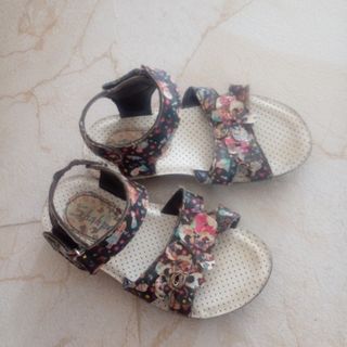 صندل دخترانه