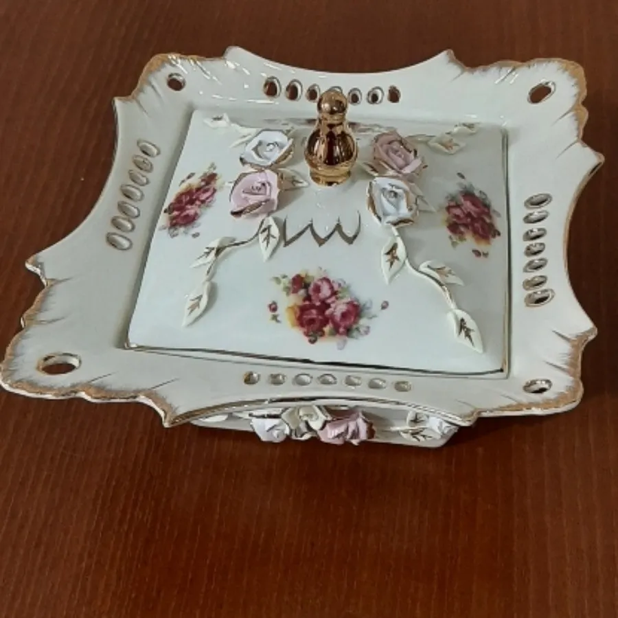 ظرف شکلات خوری