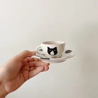 قهوه‌خوری گربه مشکی