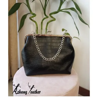 کیف چرم طبیعی دهانه فلزی
