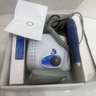 وسایل اولیه کاشت ناخن