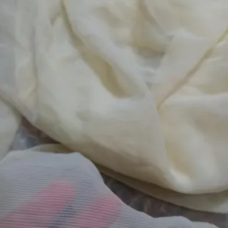 پارچه حریر شیری یا لیمویی
