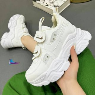 کفش کتونی لژ هفت سانت