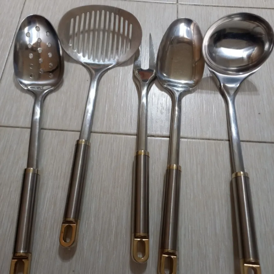 کفگیر و ملاقه