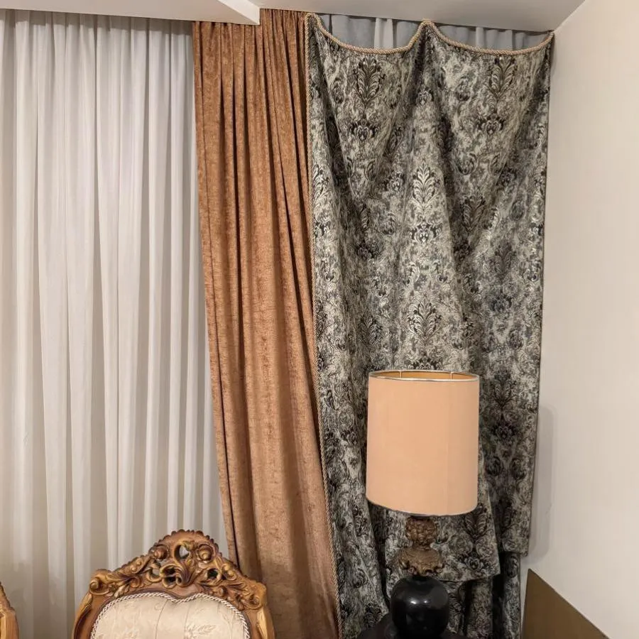 پرده به همراه 4 عدد دستک