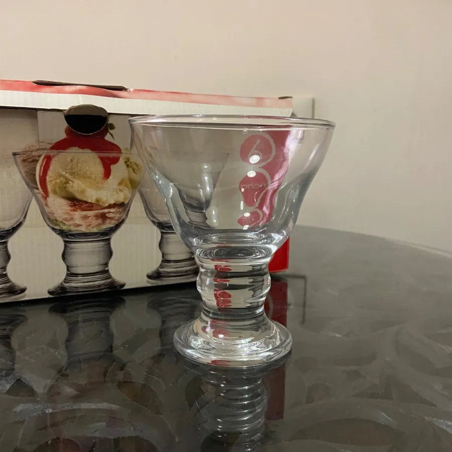 بستنی خوری