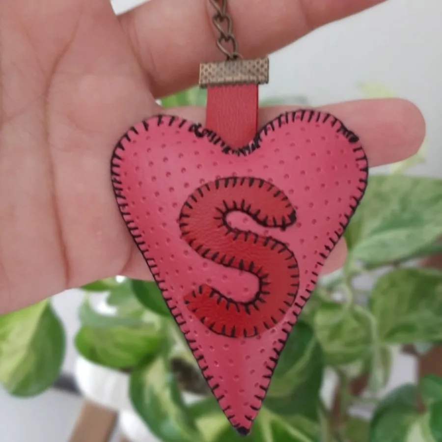 جاکلیدی چرم قلب حرف ?S?