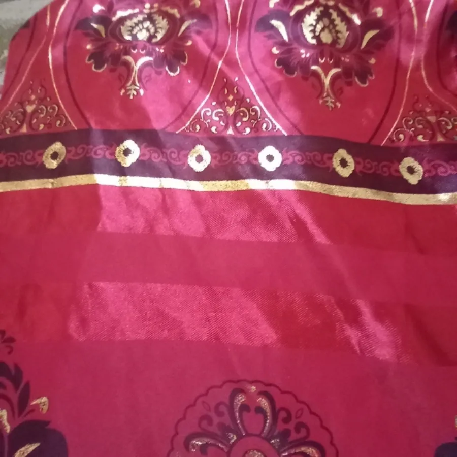 پارچه زرشکی