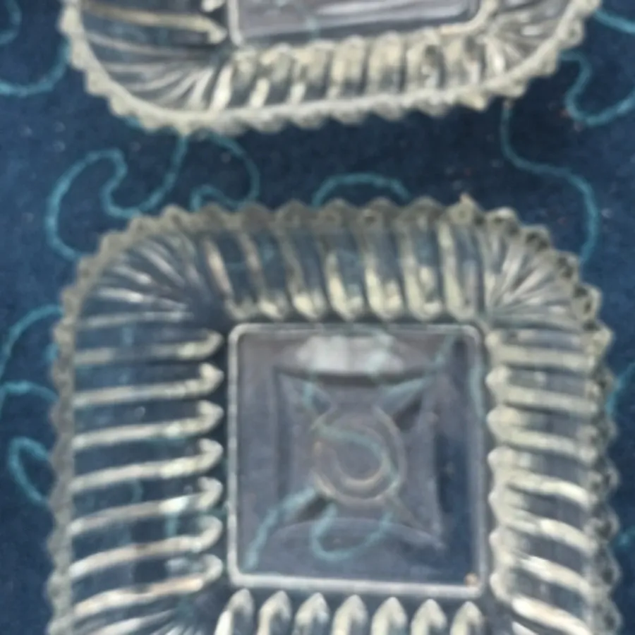 تعدادی ظرف