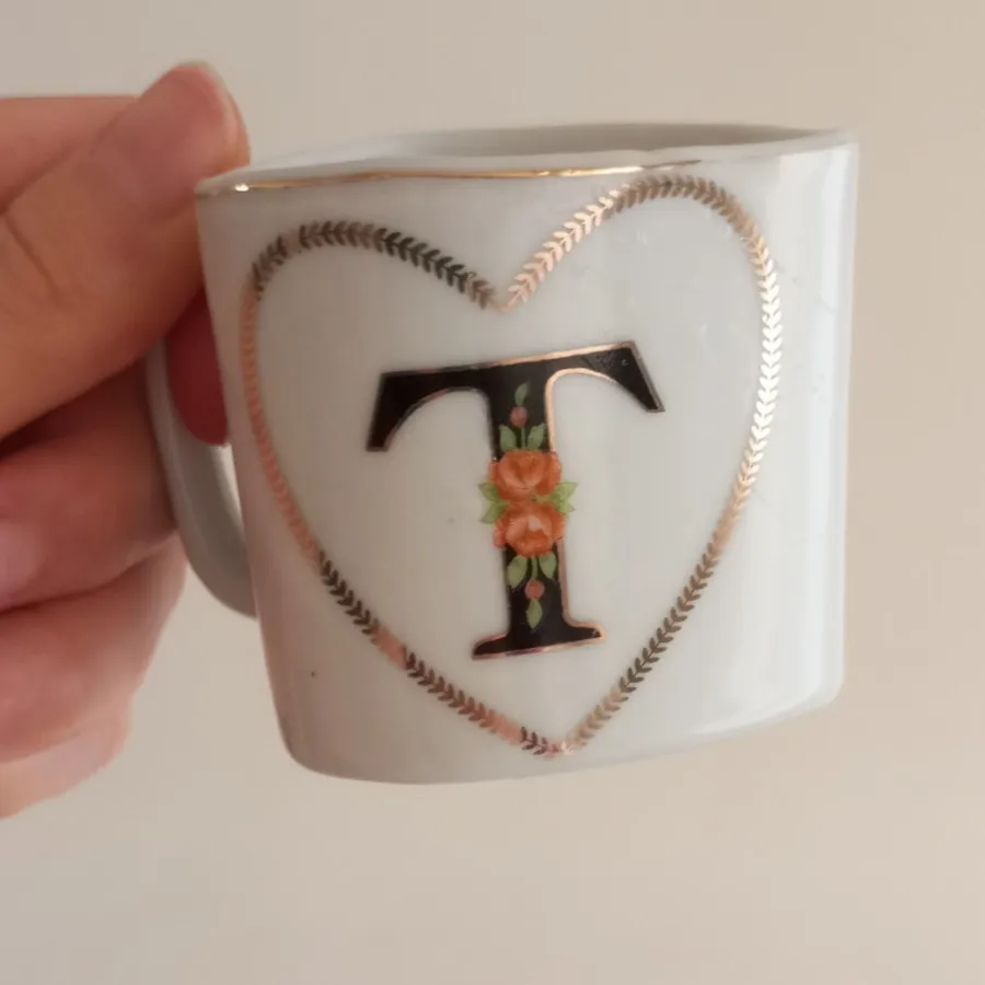 فنجان قهوه قلبی شکل