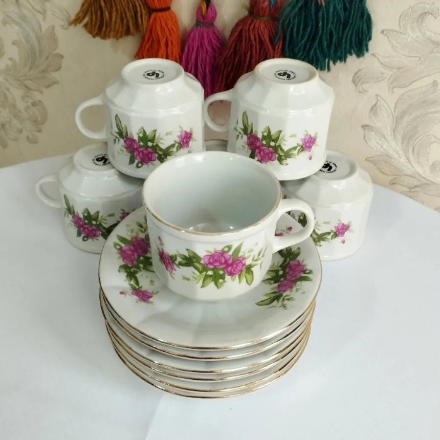 فنجان ونعلبکی گلسرخی