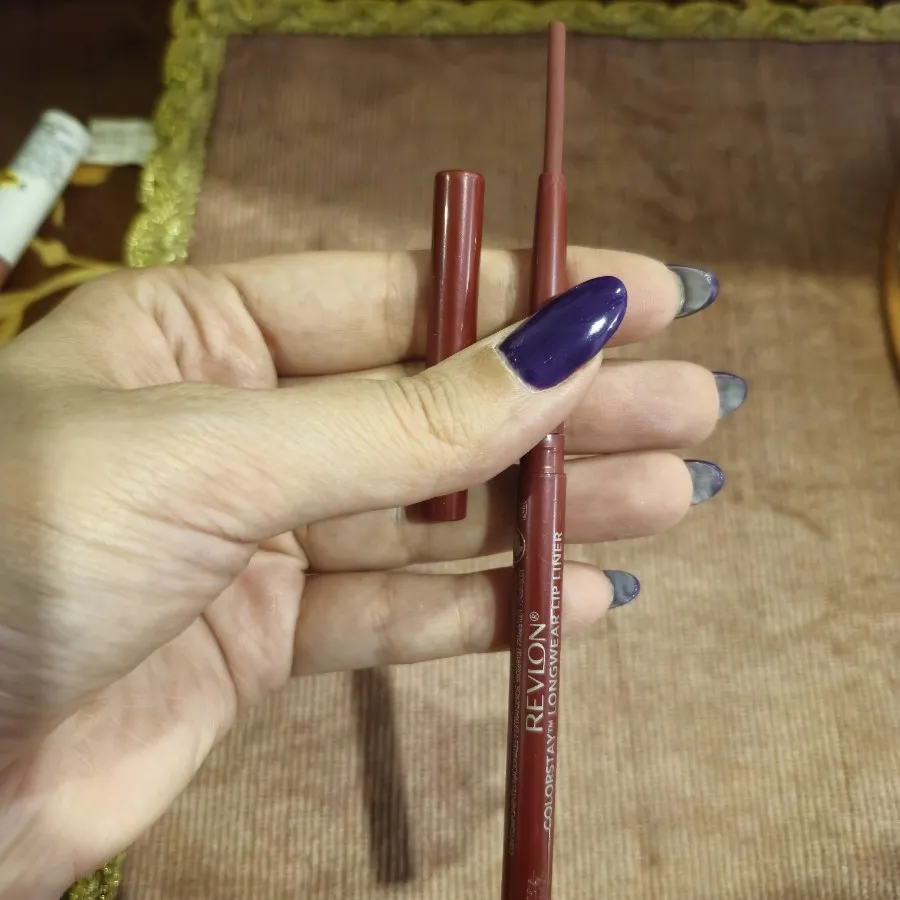 خط لب و رژ Revlon آمریکا
