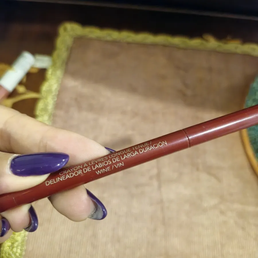 خط لب و رژ Revlon آمریکا