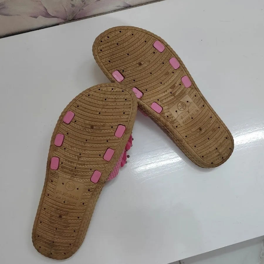 دمپایی ساحلی یا رو فرشی