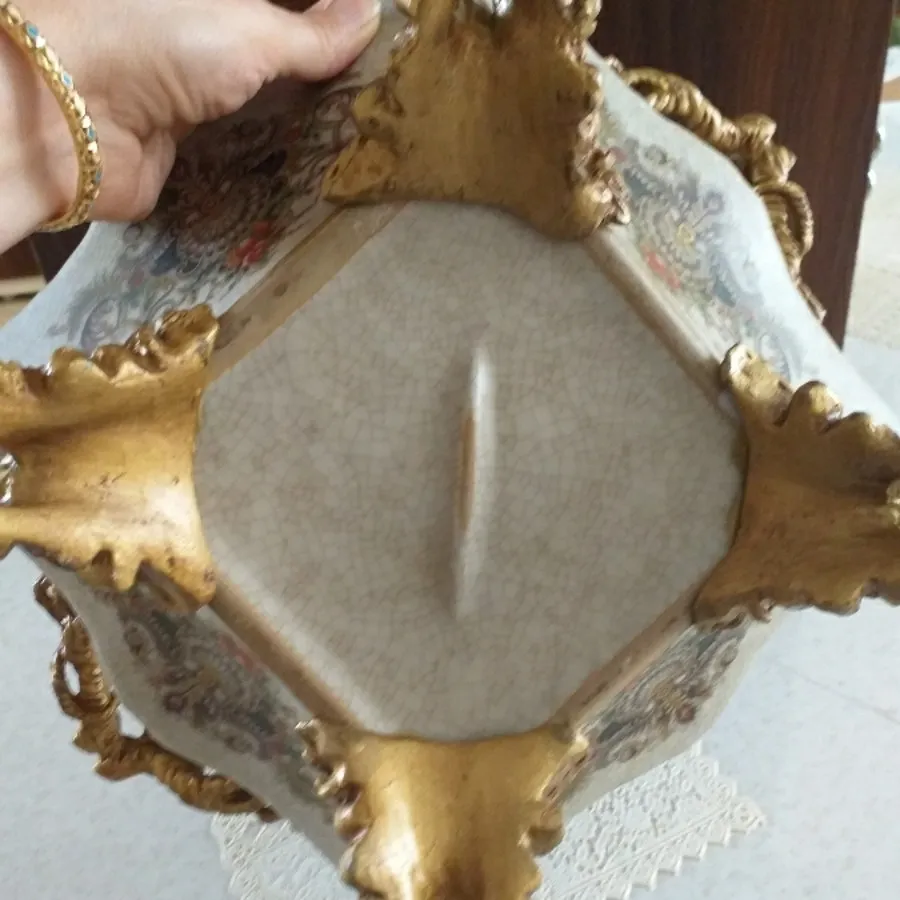 میوه خوری زیر خاکی