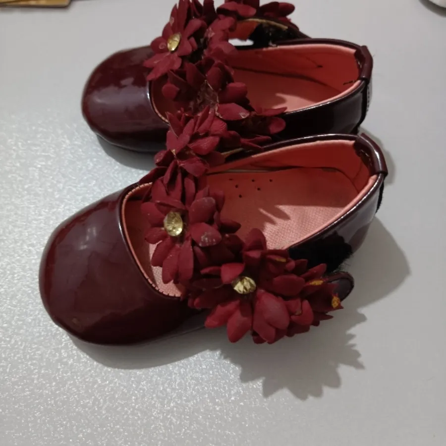 کفش بچگانه