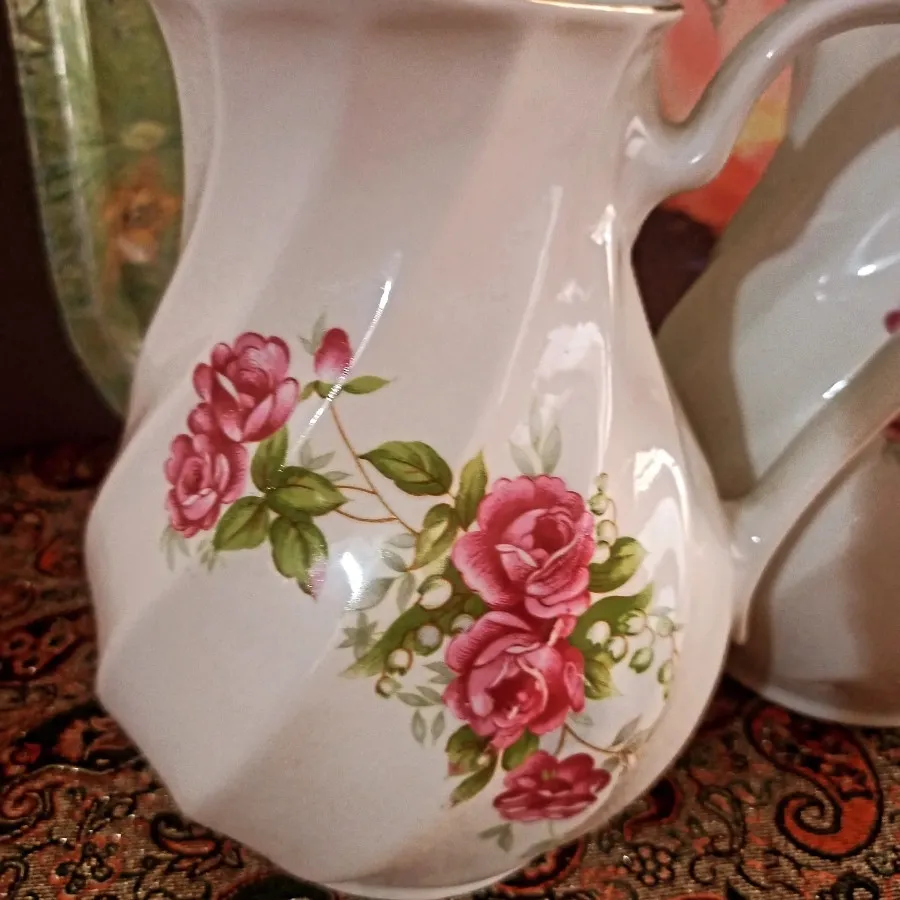 پارچ گلسرخی